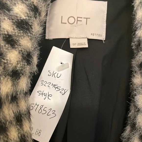 Women's Black and White Houndstooth Coat - Picture 5 of 9